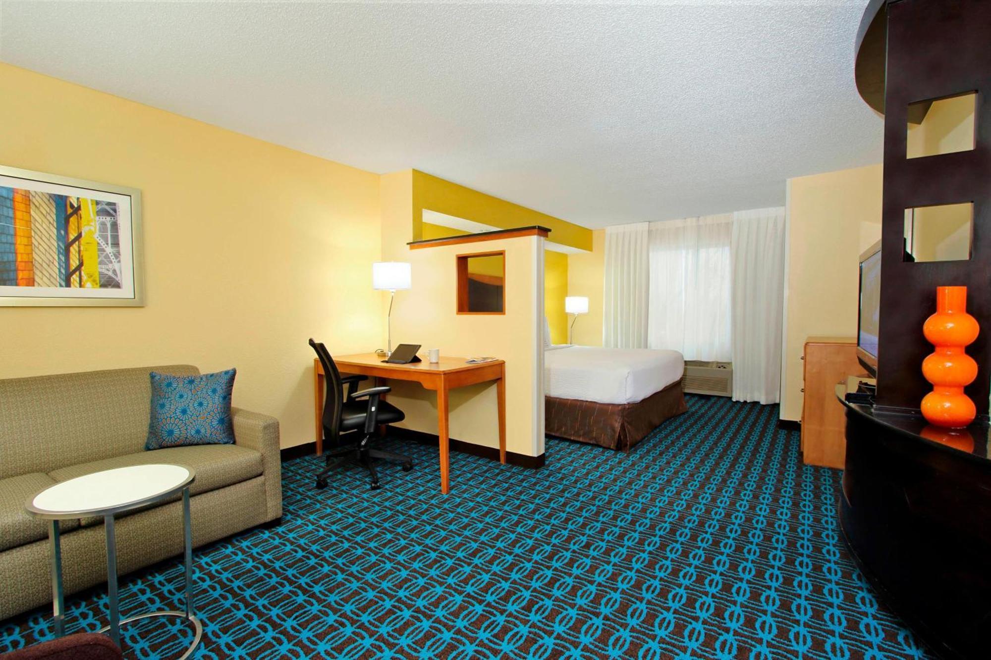 Fairfield Inn & Suites Colorado Springs South Exterior photo